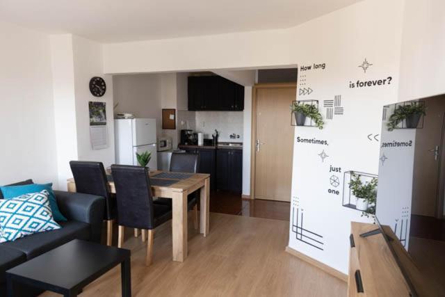 Lovely 1Bd Flat Near The Sea Garden By Flat Mаnаger ブルガス エクステリア 写真